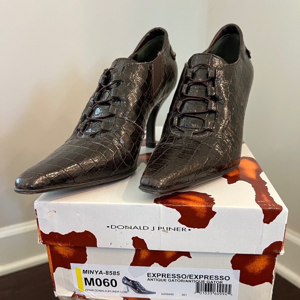Donald Pliner MINYA Expresso/Expresso Antique Gator/Antique Gator Lace Bootie 6M